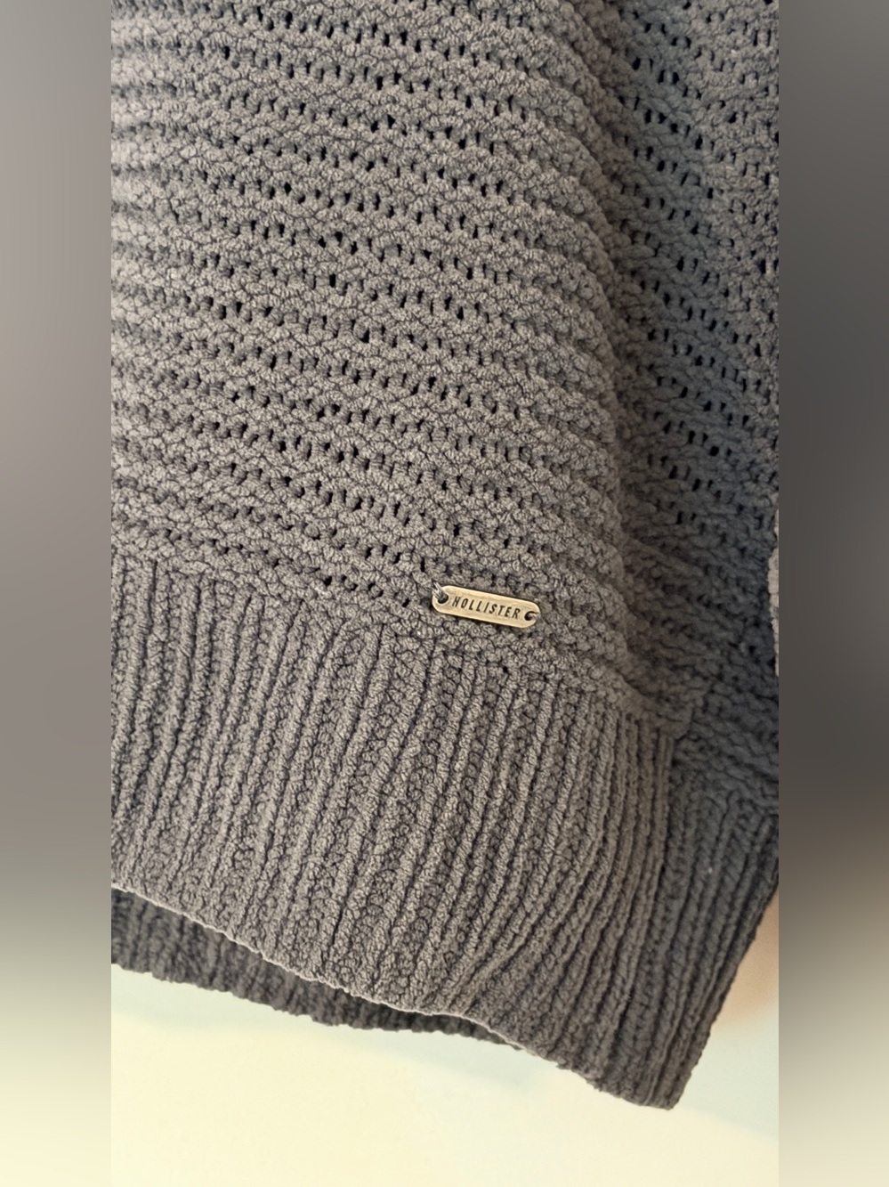 Hollister gray mock neck cropped sweater - Picture 2 of 7